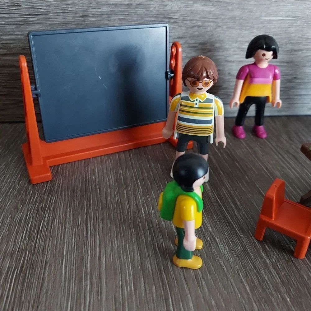Playmobil Classroom Set - Picture 2 of 5